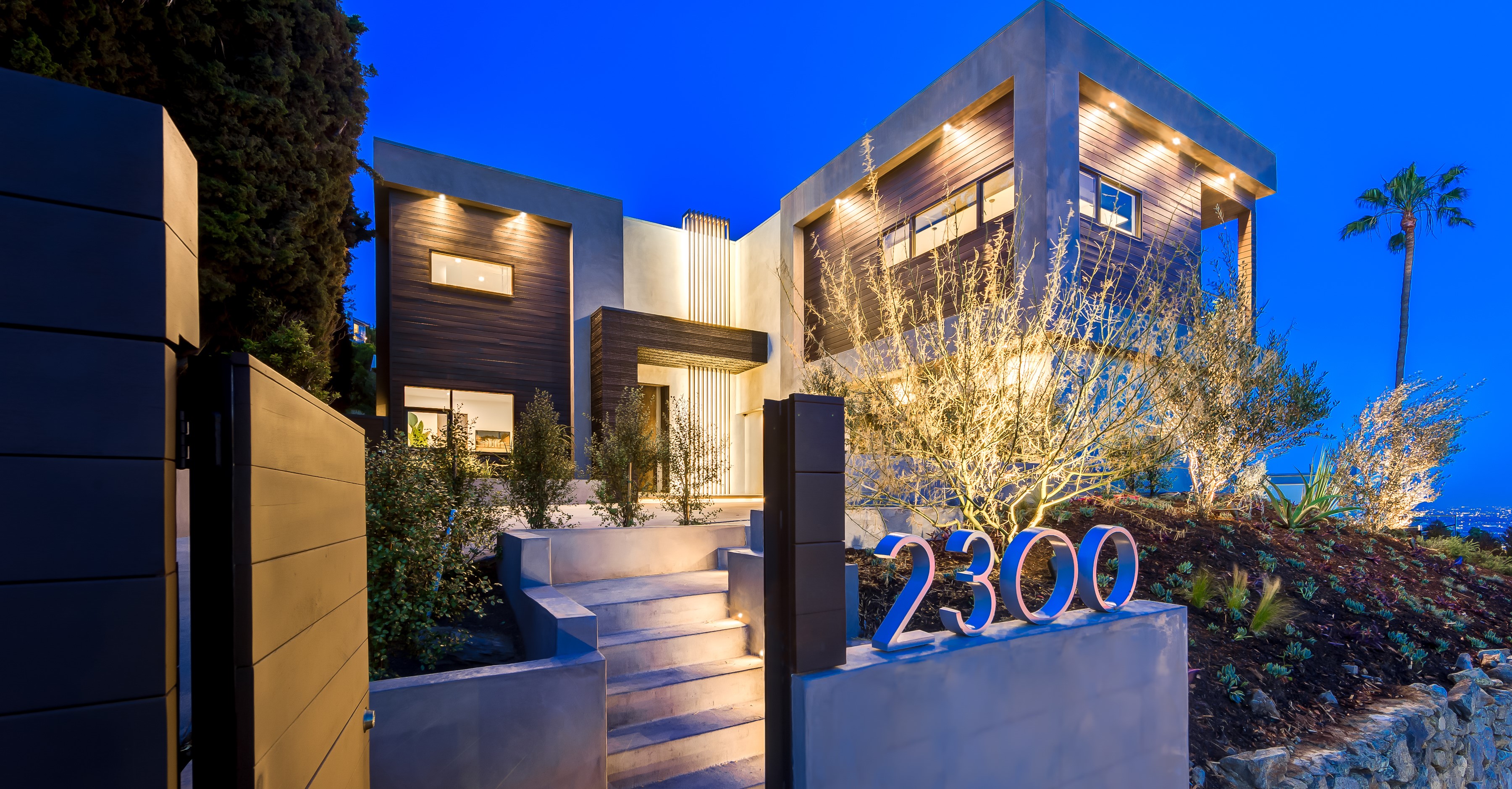 2300 Mount Olympus